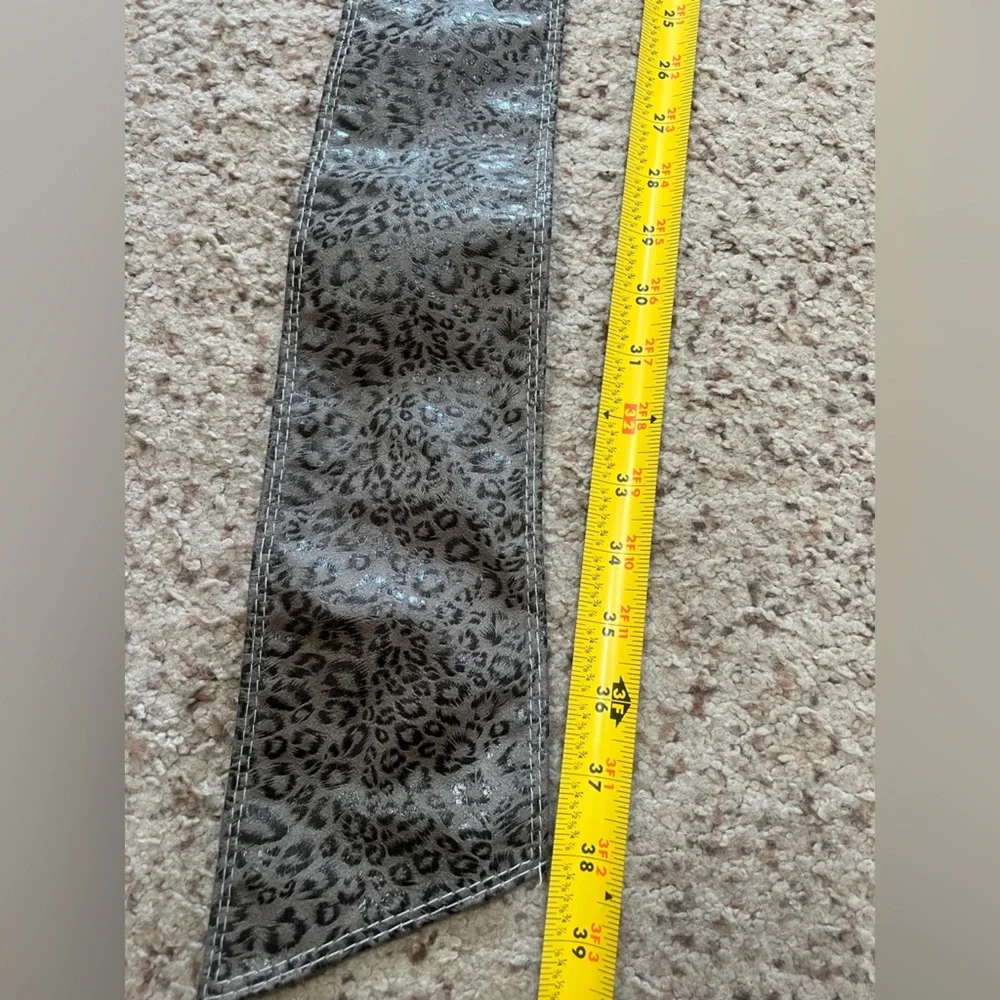 Unbranded Women’s‎ Y2K Gray Black Animal Print Soft Leather Waist Belt Medium
